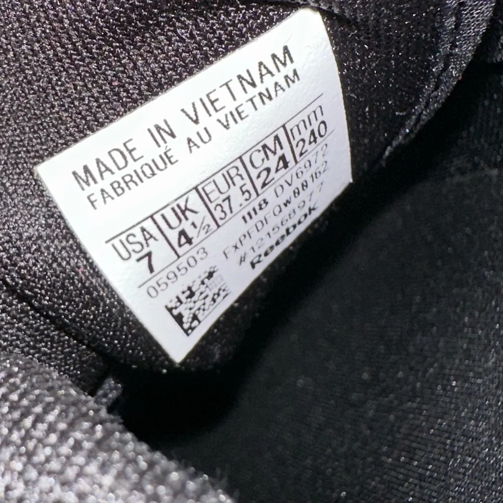 Reebok Flash Film Woman’s Size 7 Sneaker never been worn - Picture 13 of 13